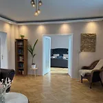 Bright Apartment With Parking Near Schoenbrunn