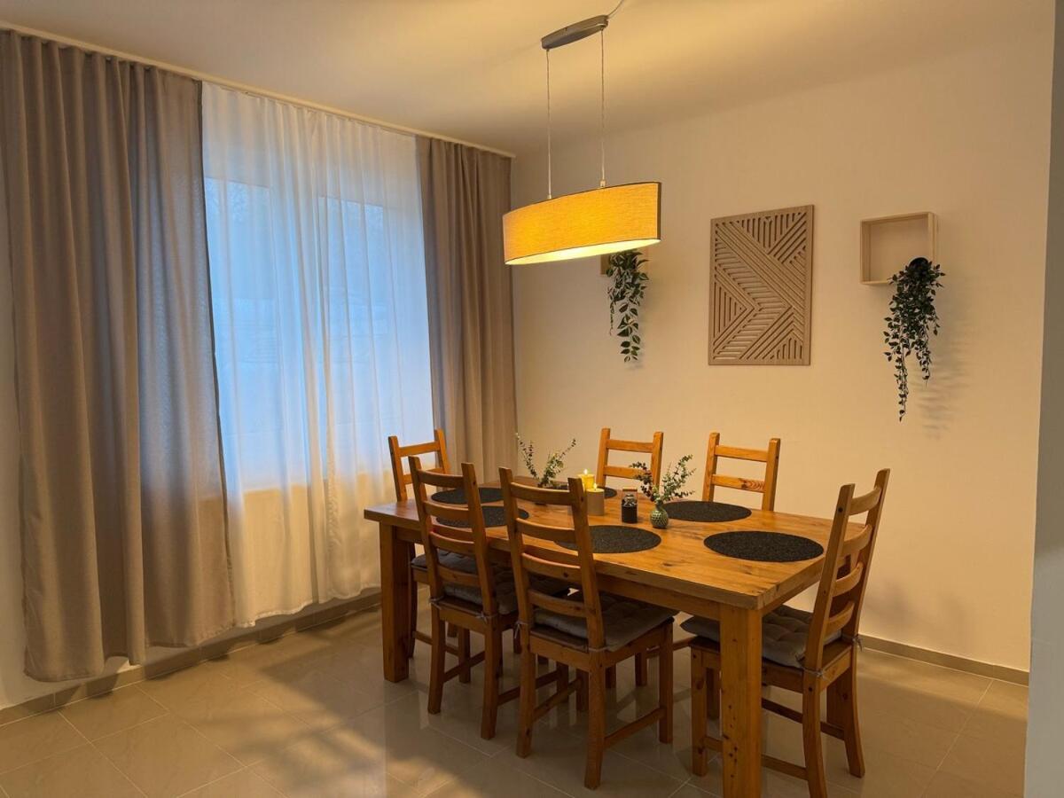 Bright With Parking Near Schoenbrunn * Vienna