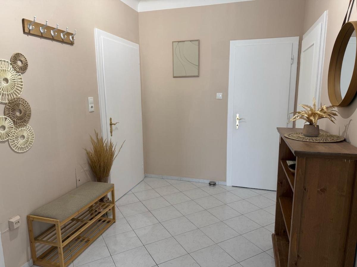 Appartamento Bright With Parking Near Schoenbrunn *